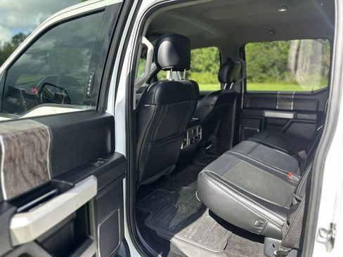 Used 2019 Ford F250 Lariat w/ Lariat Value Package AWD/4WD image 11