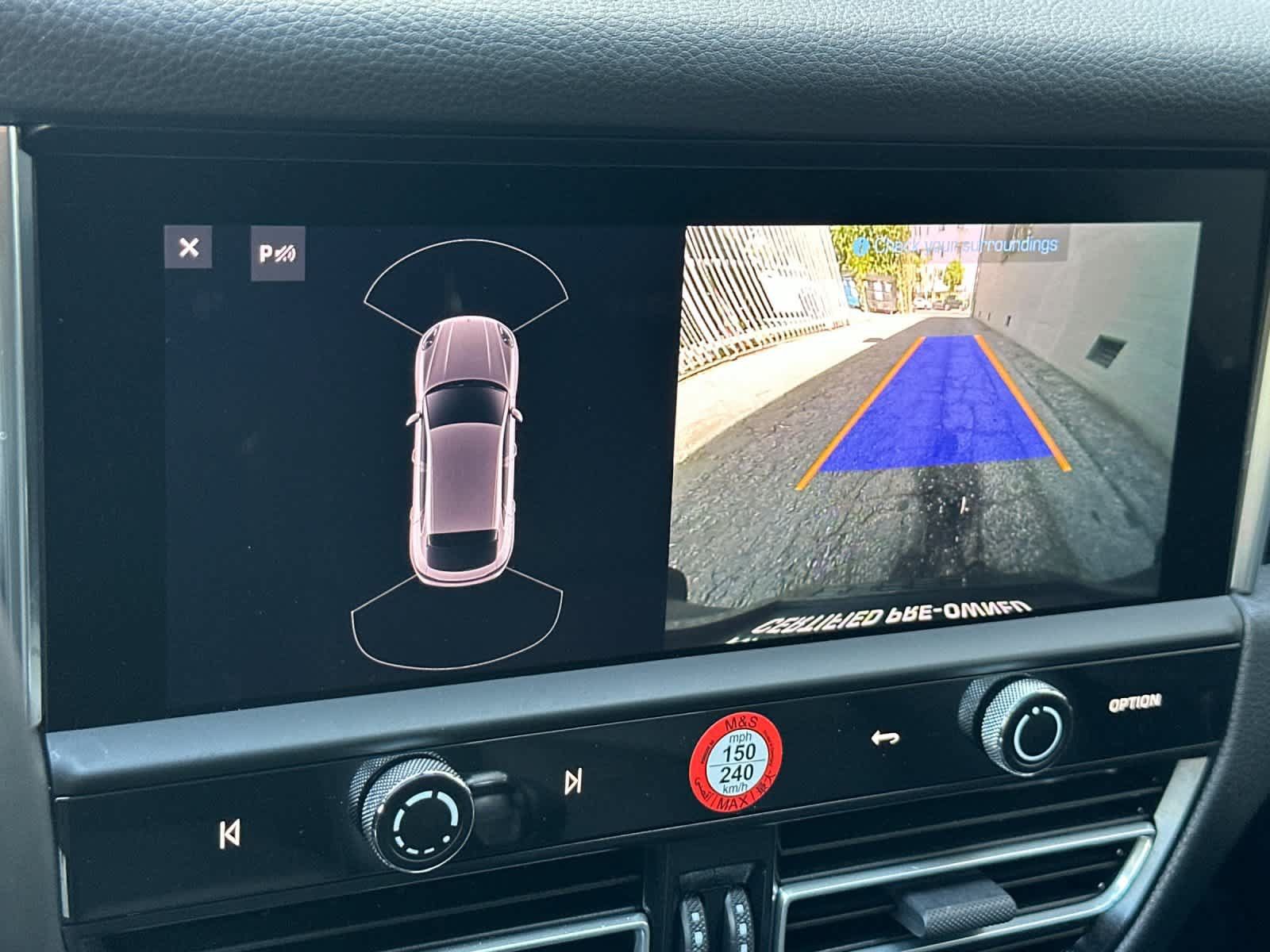 Certified 2025 Porsche Macan AWD/4WD image 22