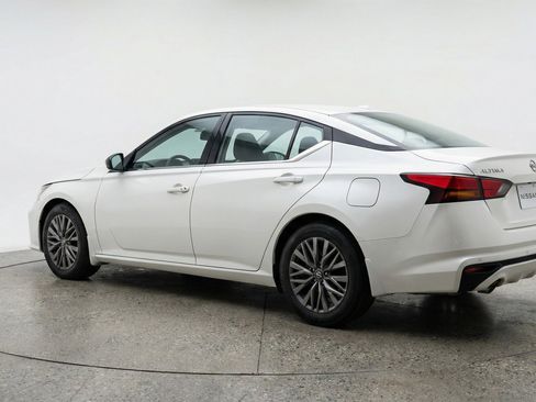 Used 2025 Nissan Altima 2.5 SV image 5