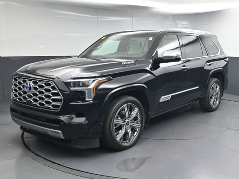 Certified 2024 Toyota Sequoia Capstone image 4