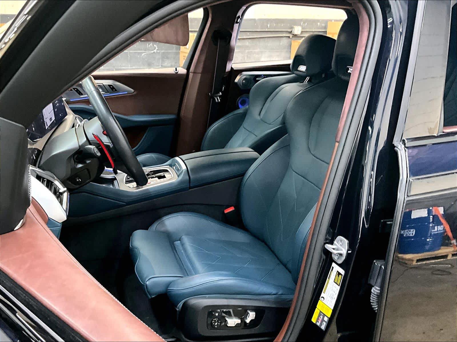 Used 2023 BMW XM AWD/4WD image 27