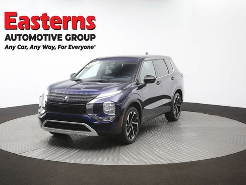Used 2022 Mitsubishi Outlander SE AWD/4WD image 44