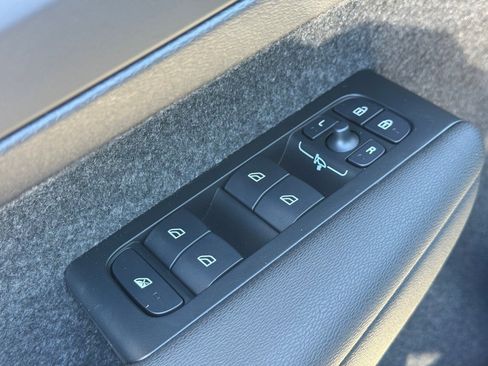 New 2026 Volvo XC40 B5 Plus w/ Protection Package Premier image 16