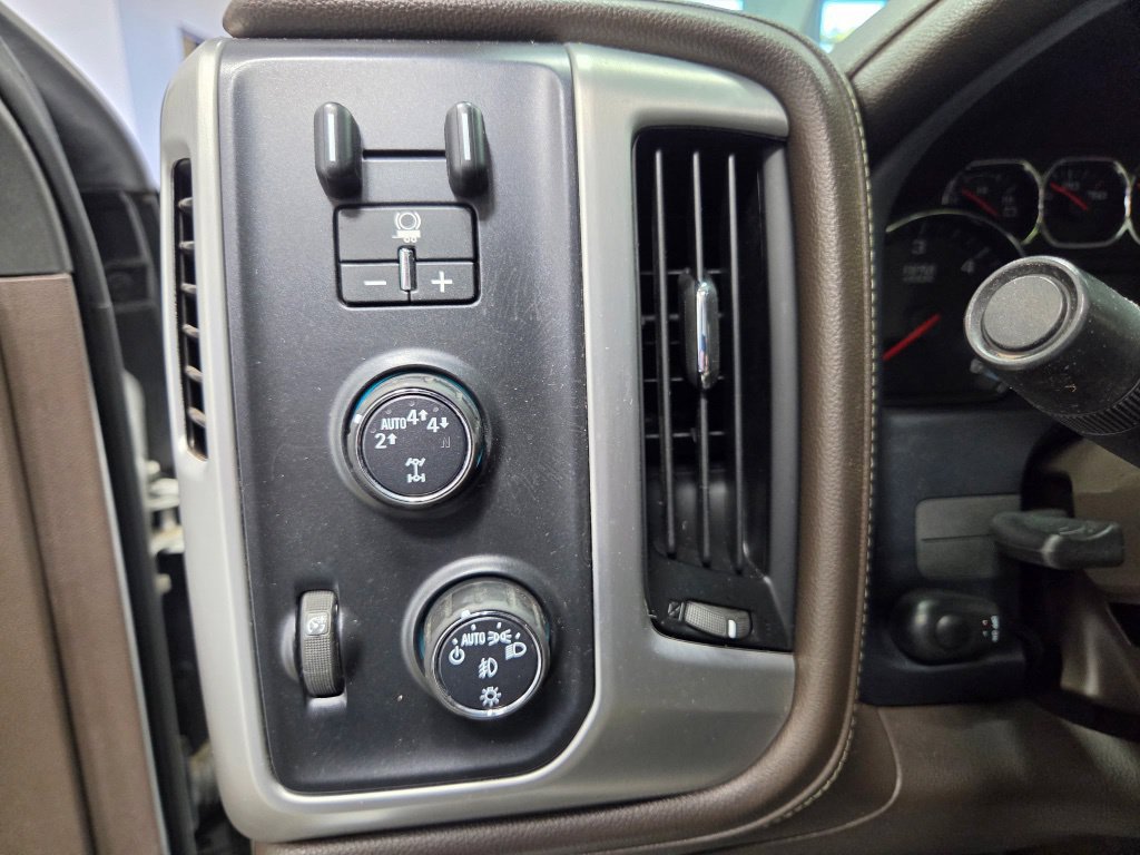 Used 2017 GMC Sierra 1500 SLT w/ SLT Premium Package AWD/4WD image 27