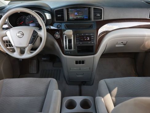 Used 2015 Nissan Quest S image 2