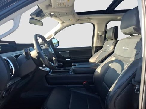 Used 2025 Ford Expedition Max Platinum w/ Driver's Package AWD/4WD image 7