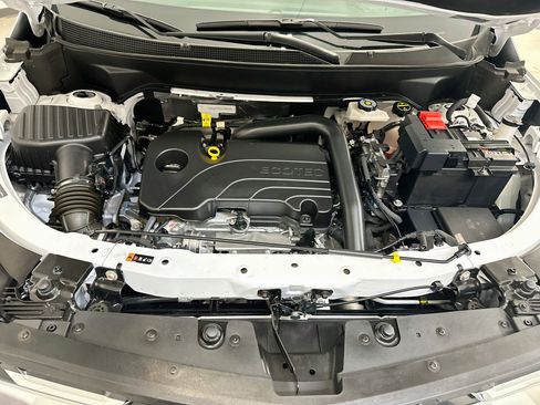 Used 2025 Chevrolet Equinox LT AWD/4WD image 34