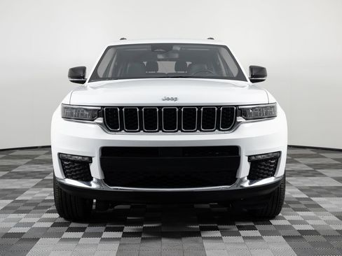 Used 2022 Jeep Grand Cherokee L Limited image 11