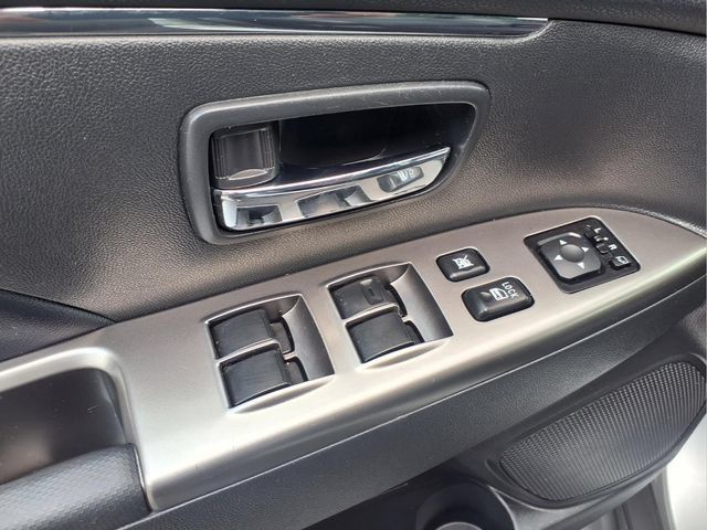 Used 2025 Mitsubishi Outlander Sport SE AWD/4WD image 17