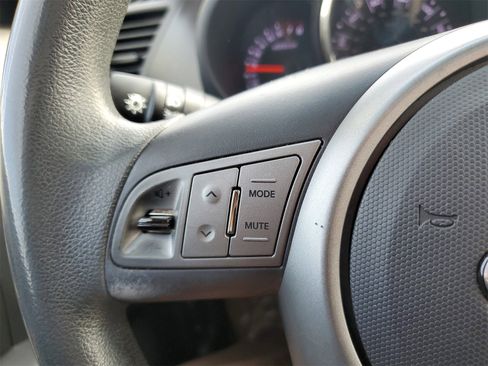 Used 2011 Kia Soul + w/ Audio Pkg image 20