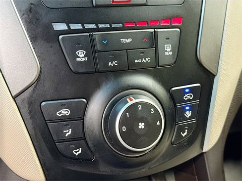 Used 2018 Hyundai Santa Fe Sport image 17