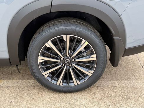 New 2026 Nissan Pathfinder Platinum image 21