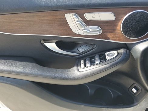 Used 2020 Mercedes-Benz GLC 300 4MATIC image 28