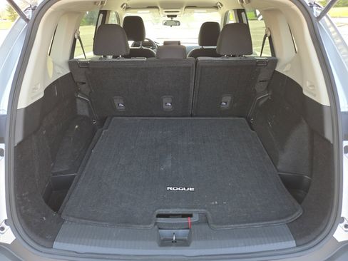 Used 2023 Nissan Rogue SV image 20