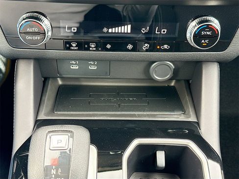 New 2025 Mitsubishi Outlander ES image 16