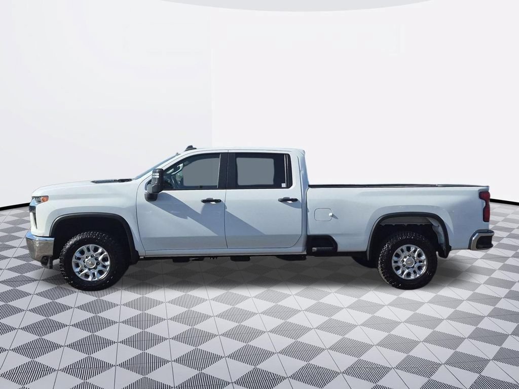 Used 2022 Chevrolet Silverado 2500 LT w/ Fleet Comfort Package AWD/4WD image 3