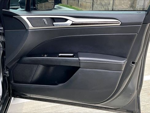 Used 2015 Ford Fusion SE w/ Equipment Group 202A image 20