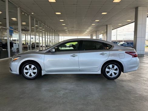 Used 2018 Nissan Altima 2.5 S w/ S Convenience Package image 2