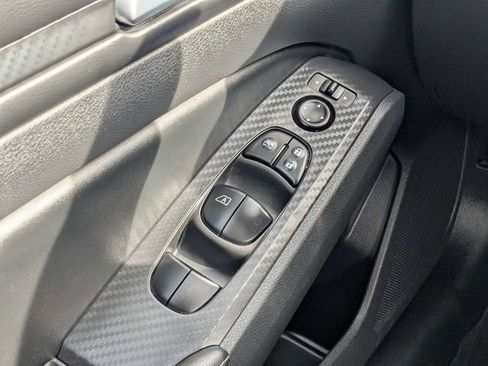 Used 2025 Nissan Altima 2.5 SV FWD image 19