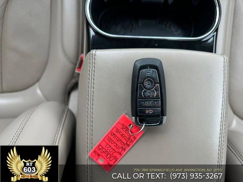 Used 2021 Lincoln Nautilus Reserve image 22