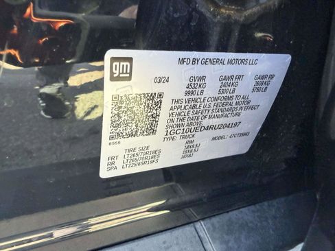Certified 2024 Chevrolet Silverado EV W/T AWD/4WD image 17