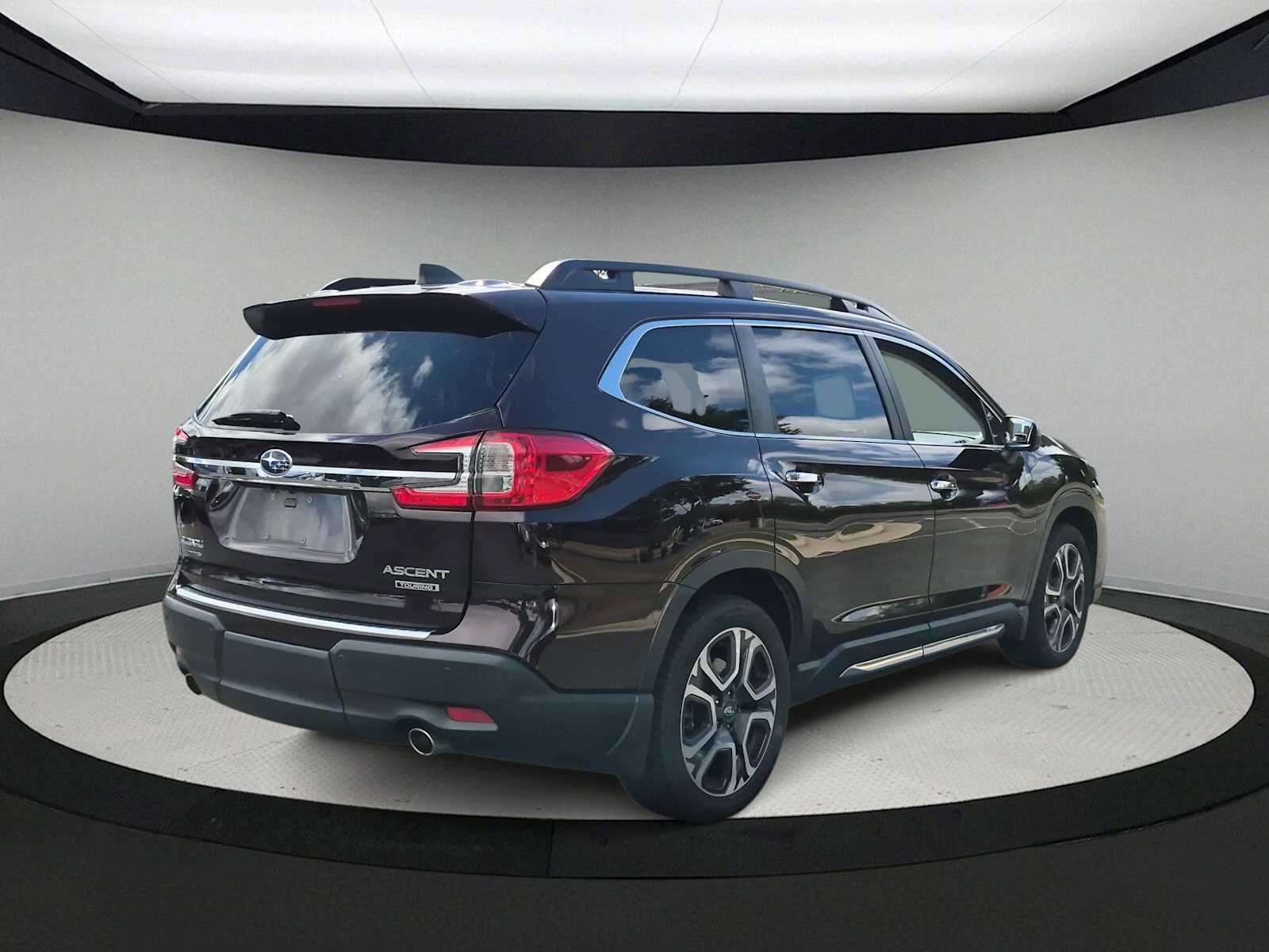 Used 2023 Subaru Ascent Touring AWD/4WD image 8