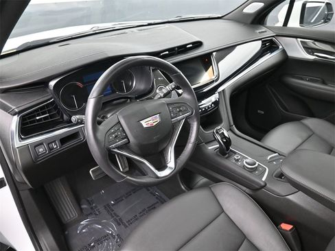 Certified 2023 Cadillac XT6 Sport w/ LPO, ONYX Package image 7