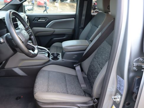 Used 2024 Chevrolet Colorado ZR2 AWD/4WD image 19