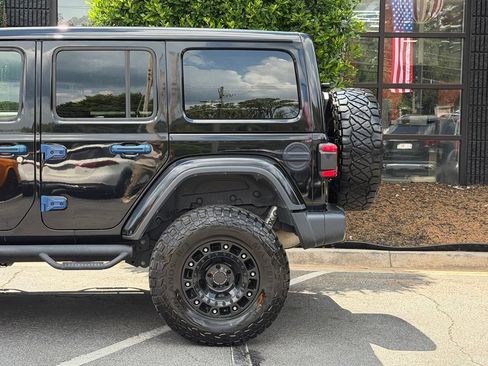 Used 2019 Jeep Wrangler Unlimited Sahara w/ Quick Order Package 24M Moab AWD/4WD image 11