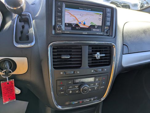 Used 2020 Dodge Grand Caravan GT image 16