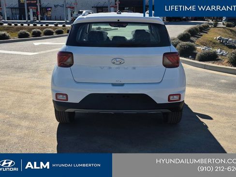 New 2026 Hyundai Venue SEL FWD image 8