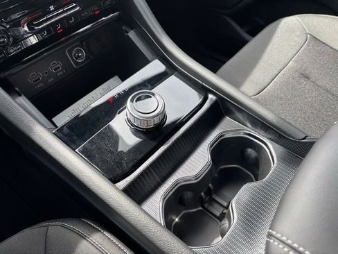 New 2026 Jeep Grand Cherokee L Laredo RWD image 21