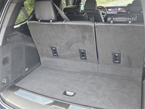 Certified 2025 Cadillac Escalade Premium Luxury image 21