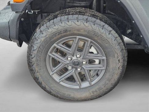 Used 2025 Jeep Wrangler Sport AWD/4WD image 10