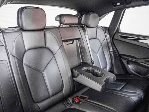 Certified 2025 Porsche Macan S image 6