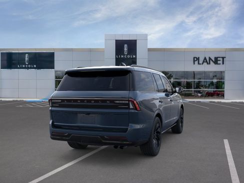 New 2026 Lincoln Navigator Reserve w/ Jet Appearance Package AWD/4WD image 8
