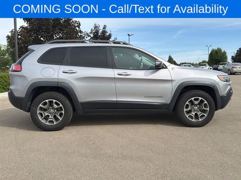 Used 2020 Jeep Cherokee Trailhawk AWD/4WD image 4