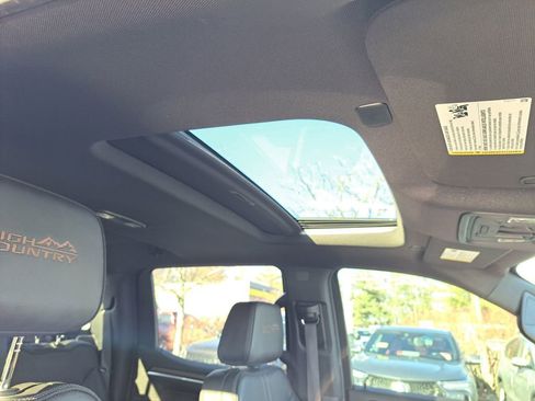 Used 2022 Chevrolet Silverado 1500 High Country image 30