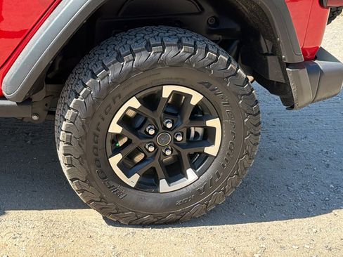 Used 2025 Jeep Wrangler Unlimited Rubicon 4xe w/ Convenience Group image 12