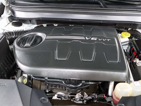 Used 2021 Jeep Cherokee Limited image 30