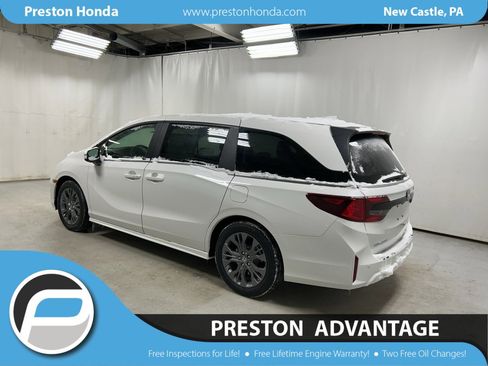 New 2026 Honda Odyssey Touring image 5