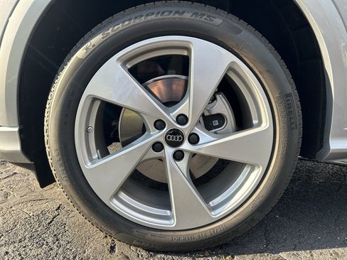 Used 2025 Audi Q5 Premium Plus w/ Premium Plus image 27