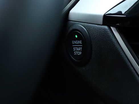 Used 2022 Ford Escape SE w/ Cold Weather Package image 27