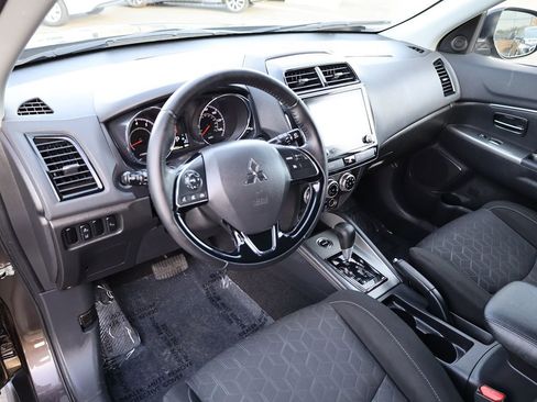 Used 2020 Mitsubishi Outlander Sport ES image 17