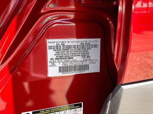 Used 2025 Nissan Kicks SR FWD image 33