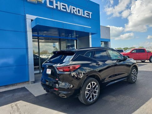 Used 2025 Chevrolet Blazer RS FWD image 3