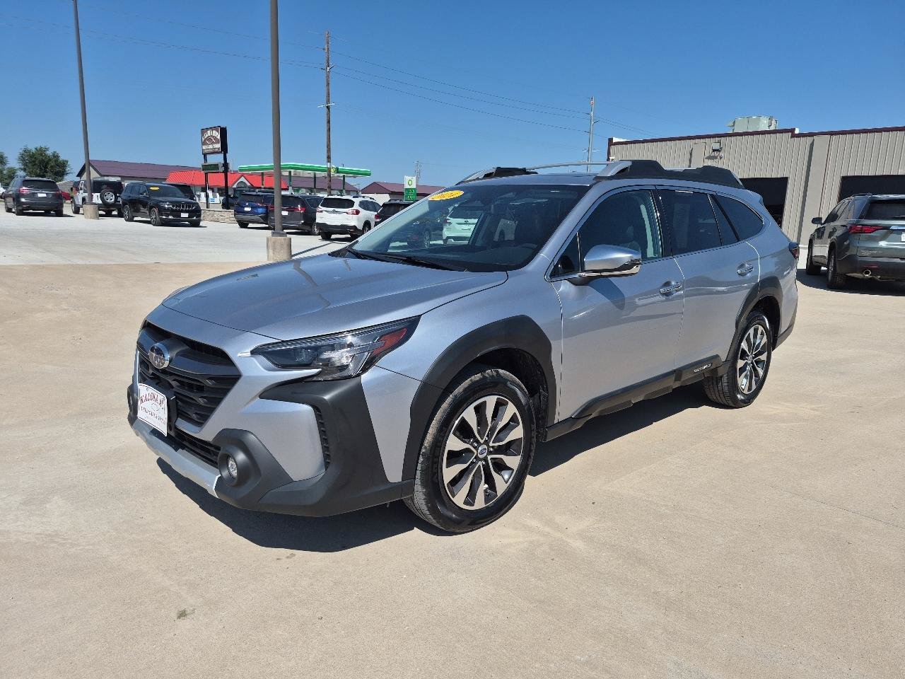 Used 2024 Subaru Outback Touring XT AWD/4WD image 2