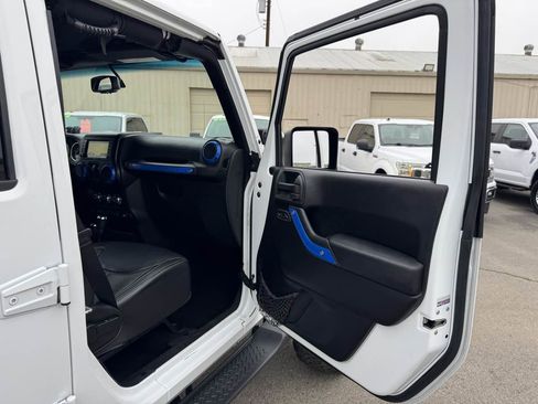 Used 2015 Jeep Wrangler Unlimited Sahara w/ Max Tow Package image 17