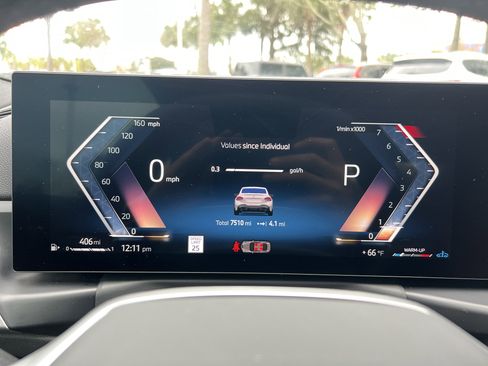 Used 2025 BMW 230i Coupe w/ Convenience Package image 21