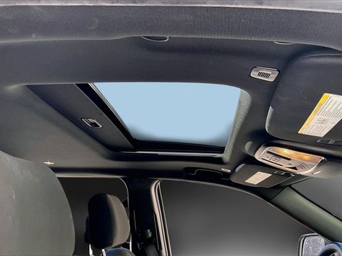 Used 2019 Jeep Grand Cherokee Laredo image 16